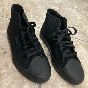 Mens Manual HI RT High Top Skate Shoes